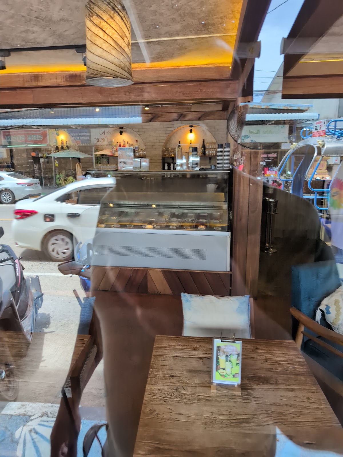 Galleria fotografica — Indigo Cafe & Eatery Thongsala
