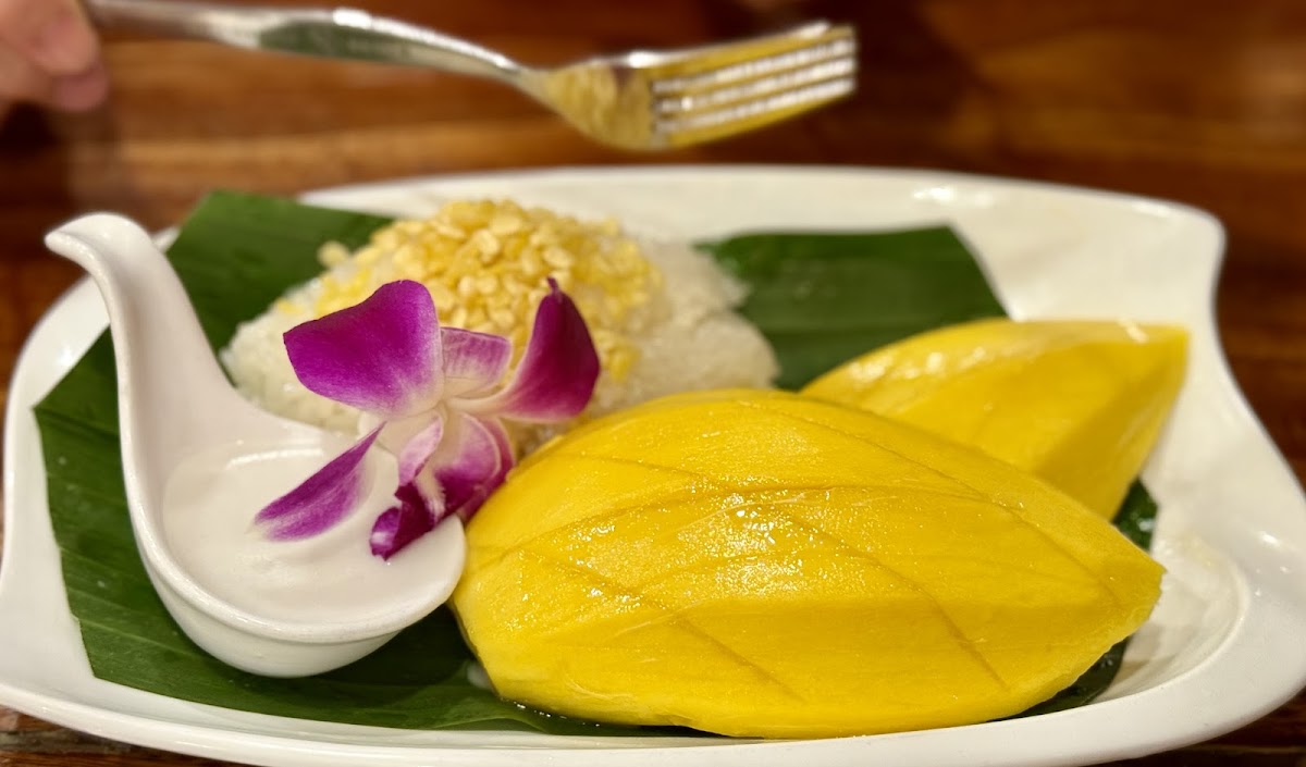 Photo Gallery — Krua Khun Puk