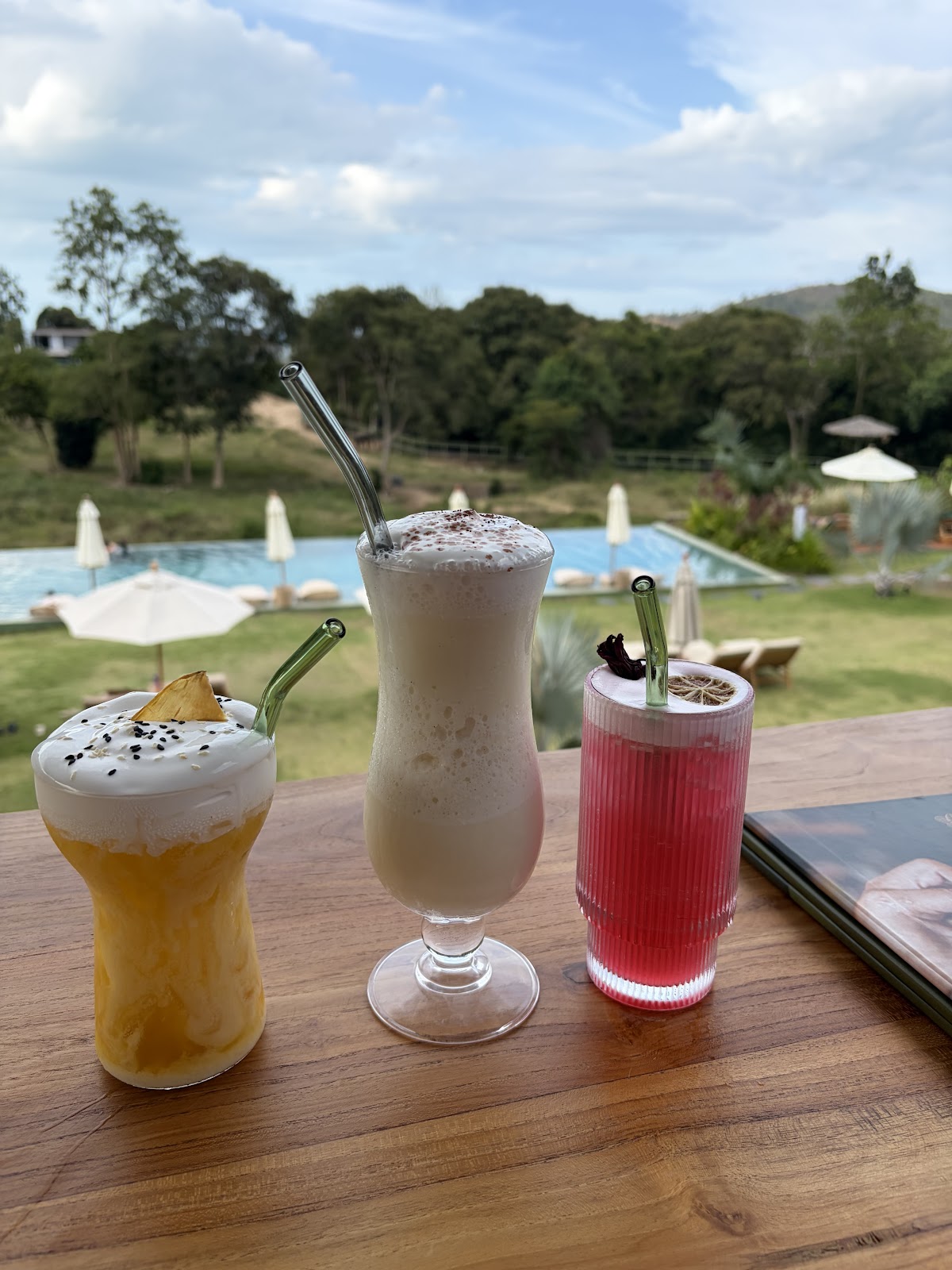 แกลเลอรีรูปภาพ — Wild Child Organic Kitchen & Elephant Sanctuary Experience